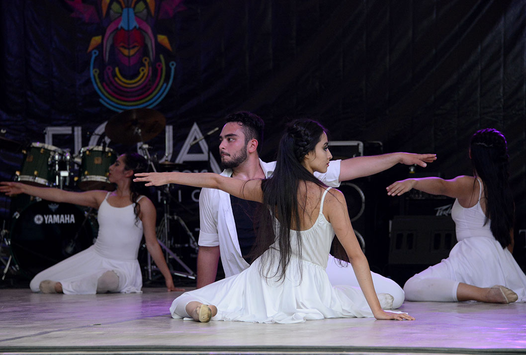 La Universidad de San Carlos de Guatemala deleitó al público con su coreografía Dualismo.